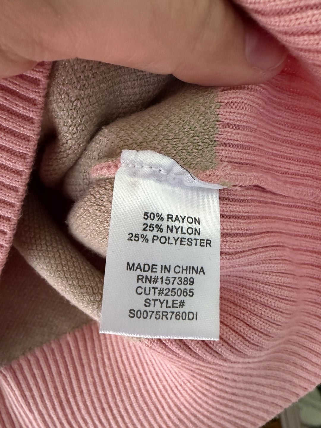 Originality Women's Pink Frog Graphic Crew Neck Knit Sweater 4