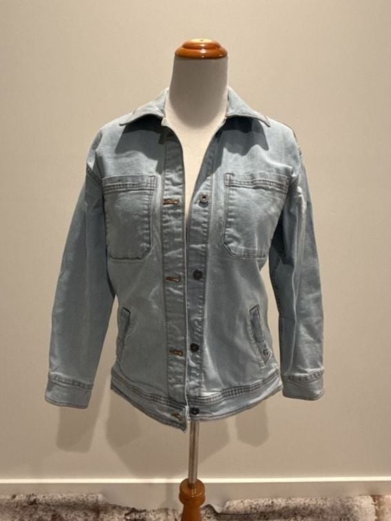 Vans Leila Denim Jacket Women's Light Wash Button Up 2