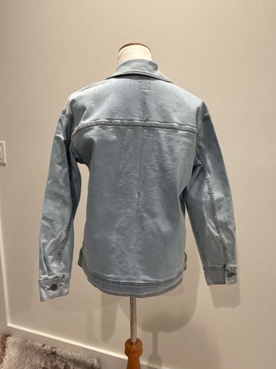 Vans Leila Denim Jacket Women's Light Wash Button Up 3
