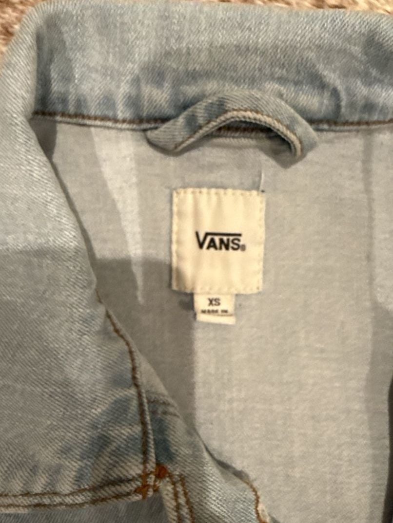 Vans Leila Denim Jacket Women's Light Wash Button Up 5