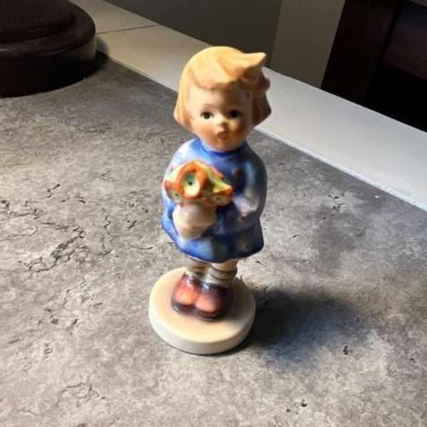 M.I. Hummel Goebel Girl With Nosegay Figurine 239/A