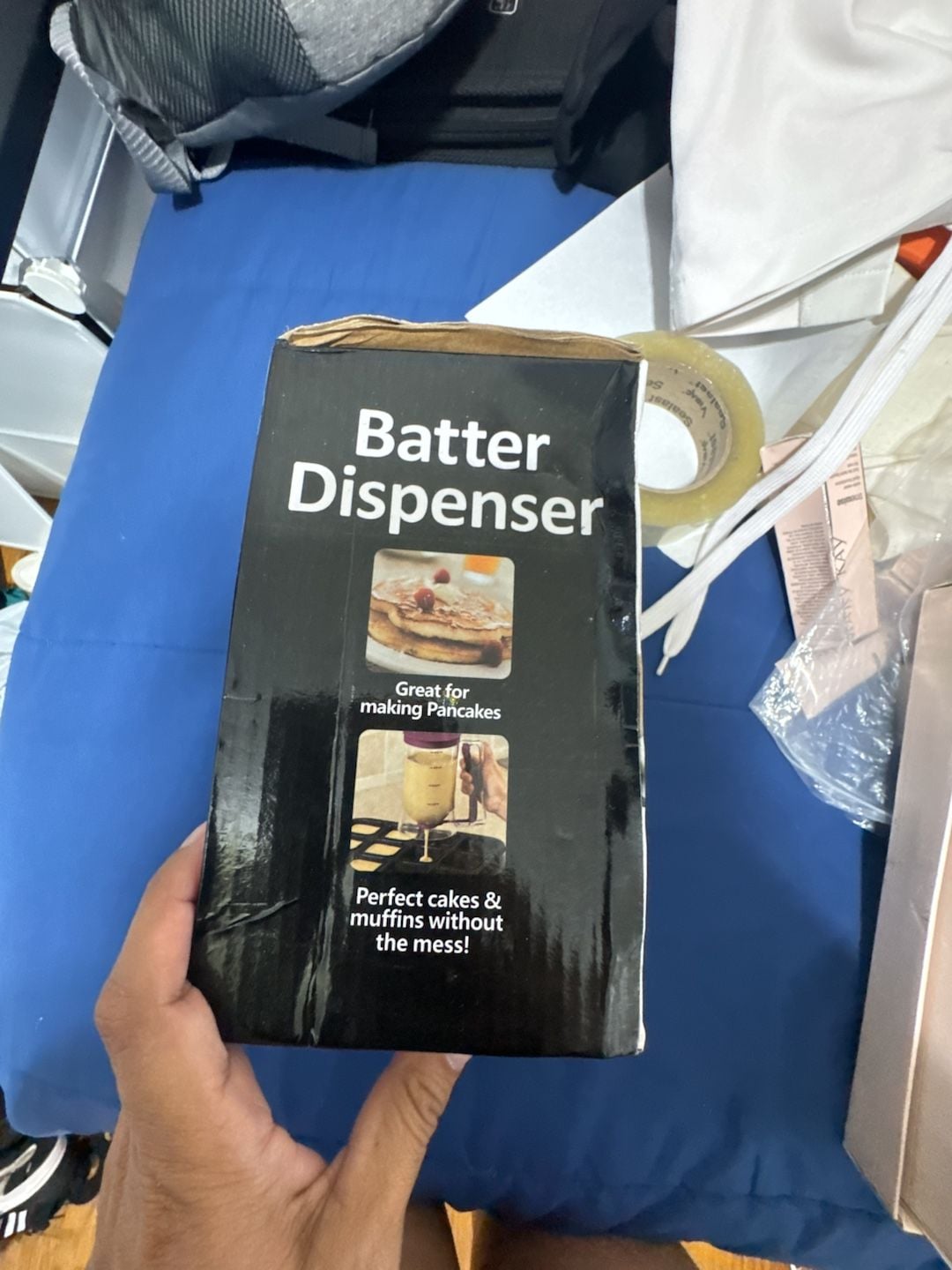 Kitchen Batter Dispenser for Pancakes, Cupcakes, and Muffins 3