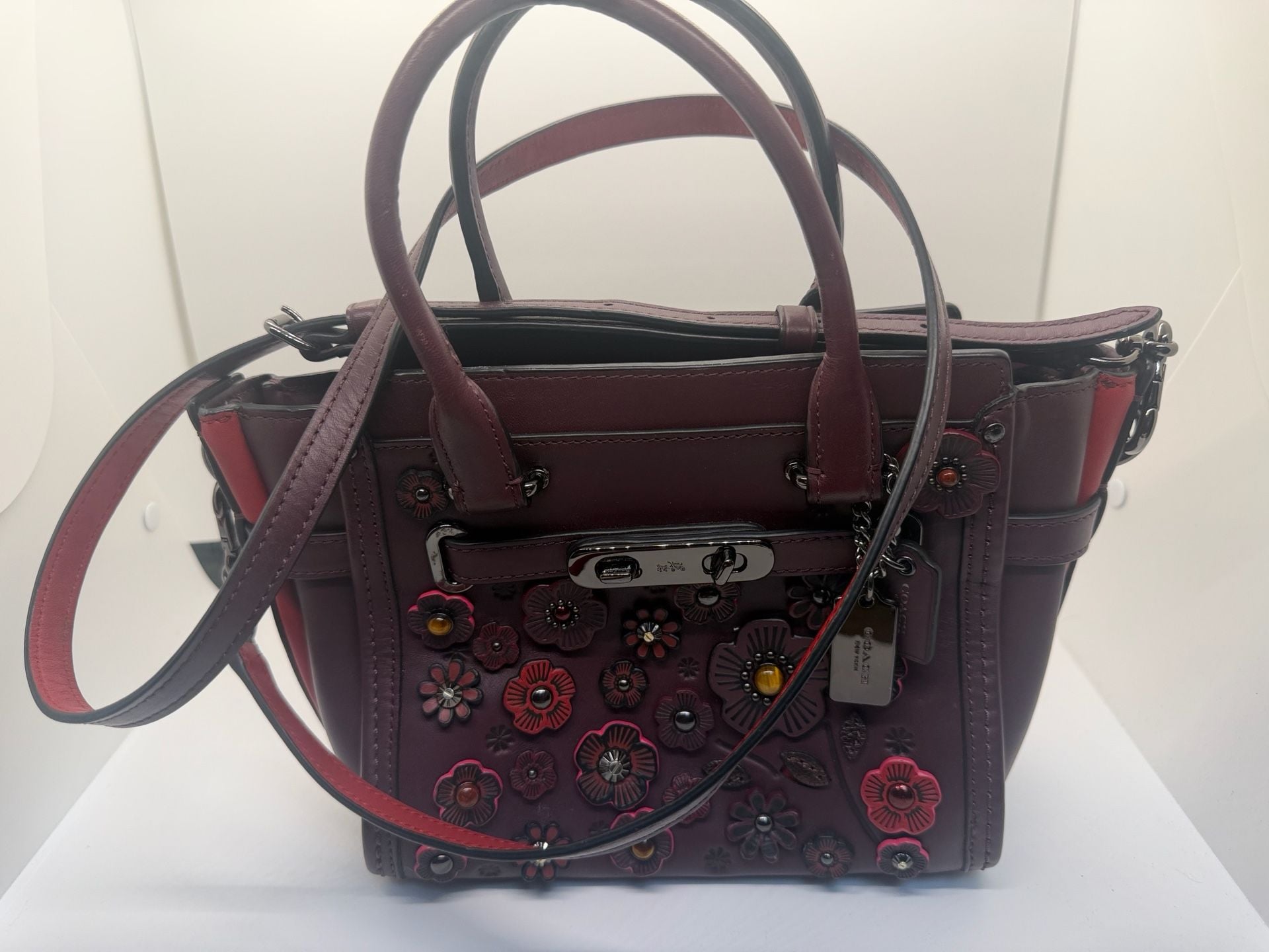 Vintage Coach swagger 17 Tea Rose Raised Floral Applique Satchel in Oxblood 2