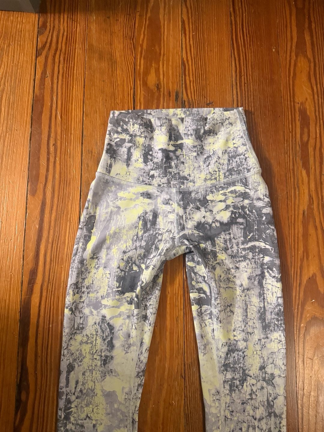 Lululemon Wunder Train High-Rise Leggings in Grey and Yellow Abstract Print 4