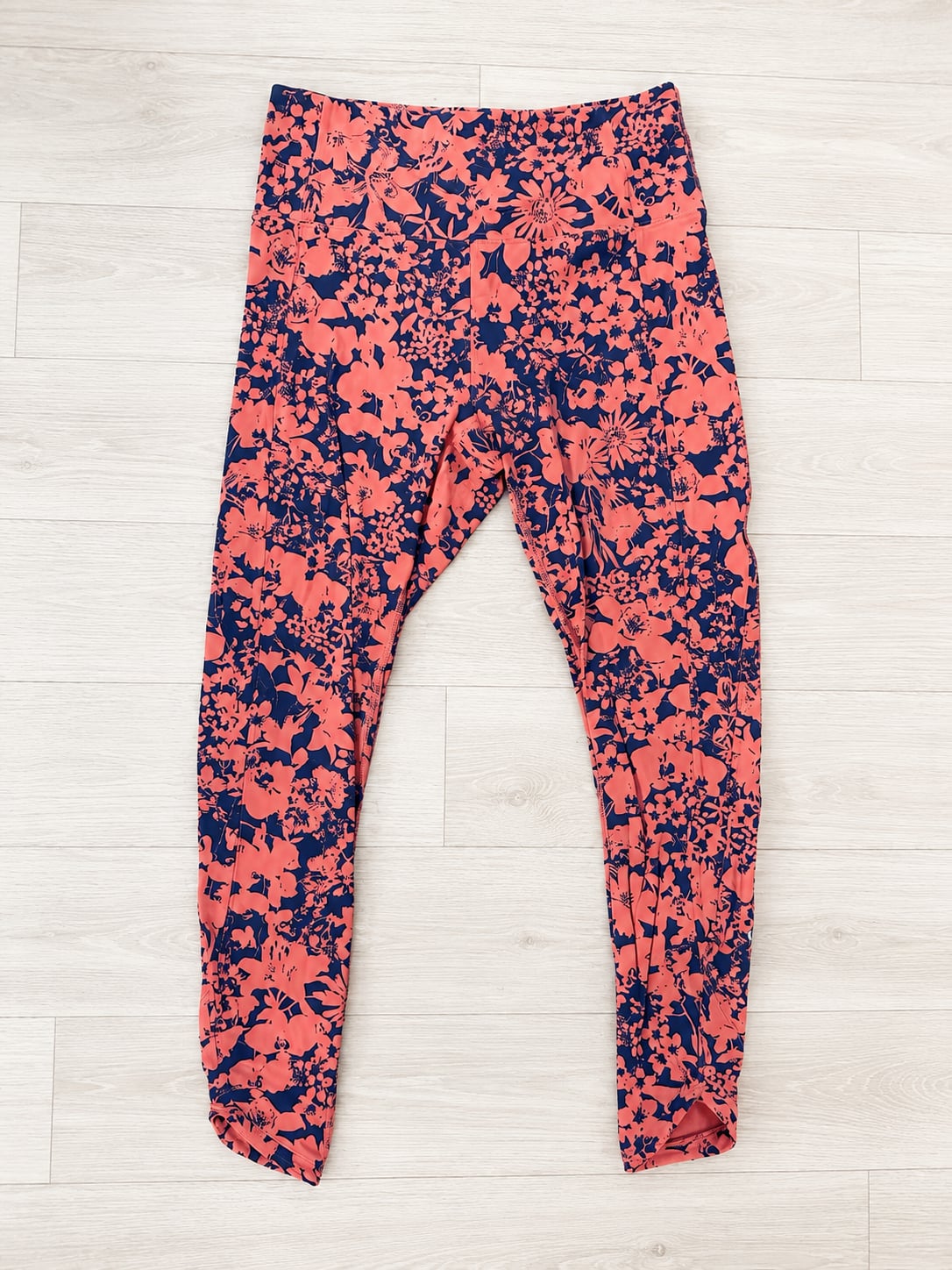 Lululemon Final Lap Crop *23 in Efflorescent Dark Canyon Onyx Blue 2