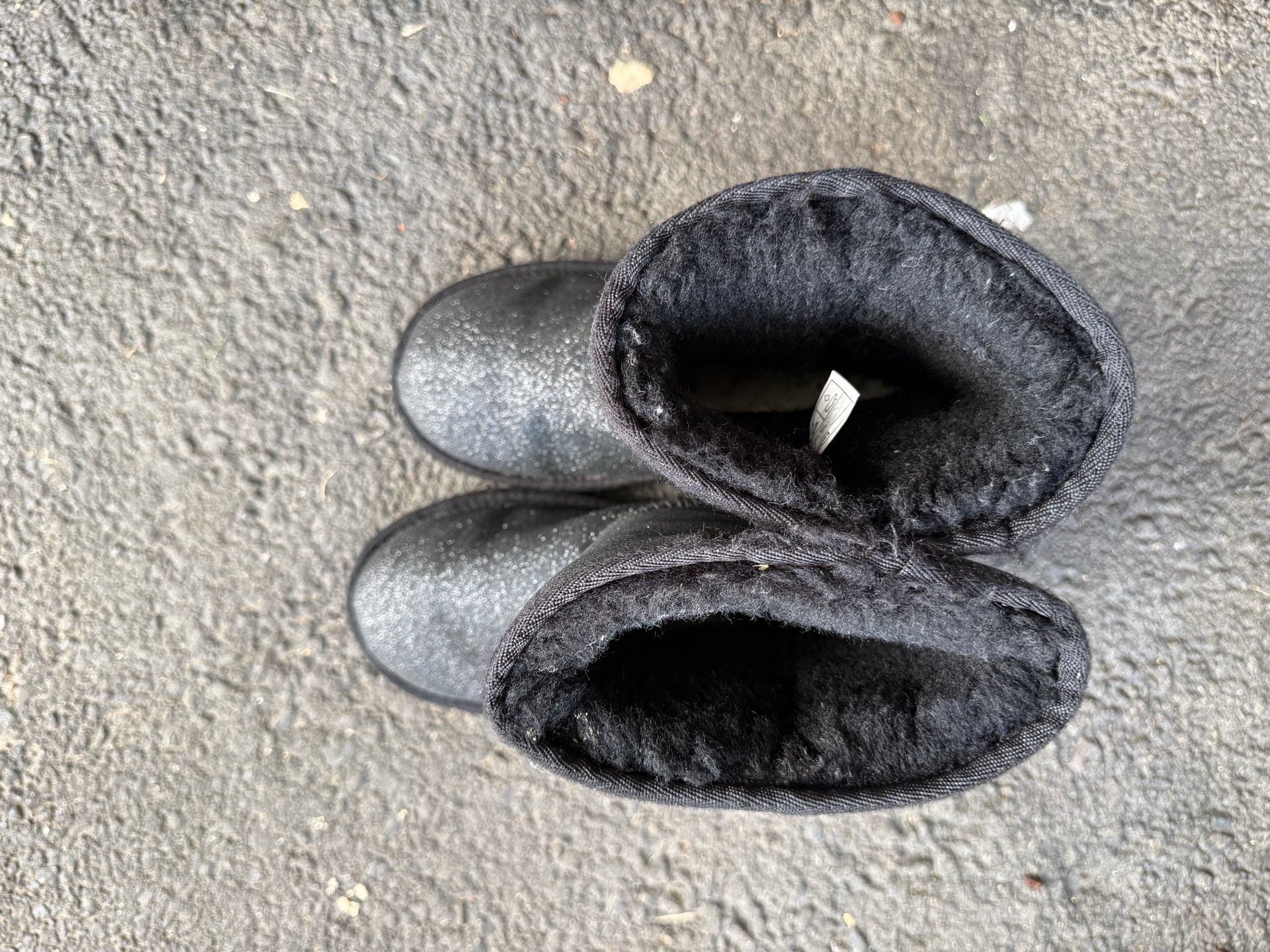UGG Kids Classic Short II Glitter Boots in Black size 2 8