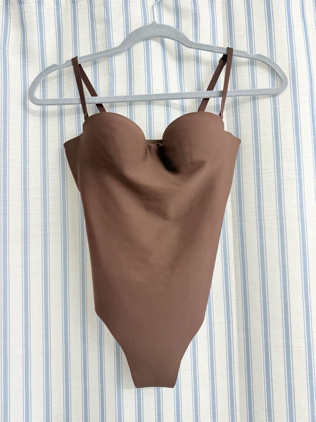 SKIMS Molded Underwire Bodysuit in Cocoa 3