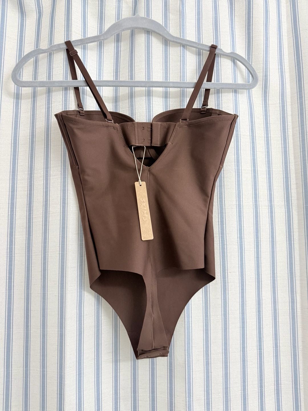 SKIMS Molded Underwire Bodysuit in Cocoa 4