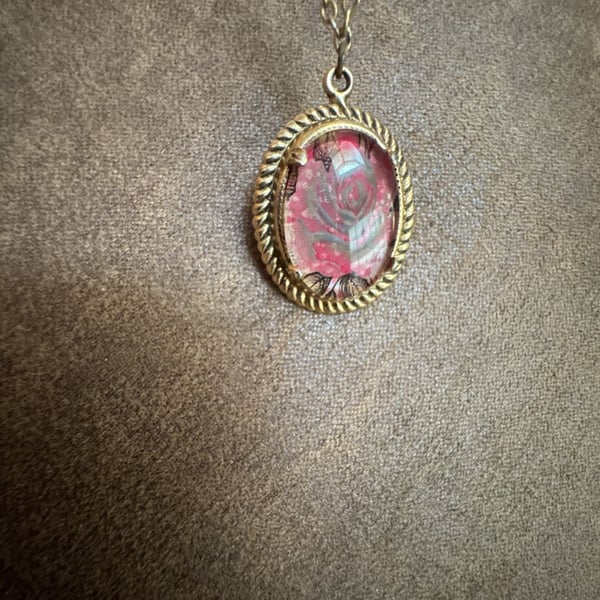 1928 Jewelry Gold-Tone Floral Rose Oval Pendant Necklace