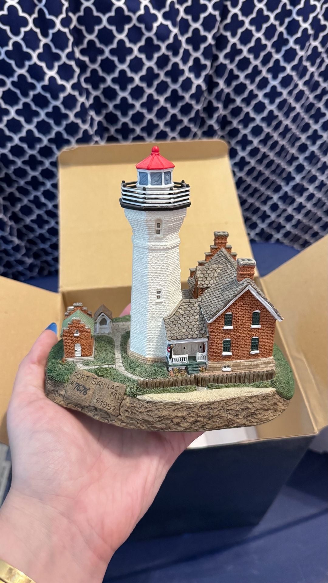 Harbour Lights Port Sanilac Michigan #506 Collectors Society Exclusive Figurine 1
