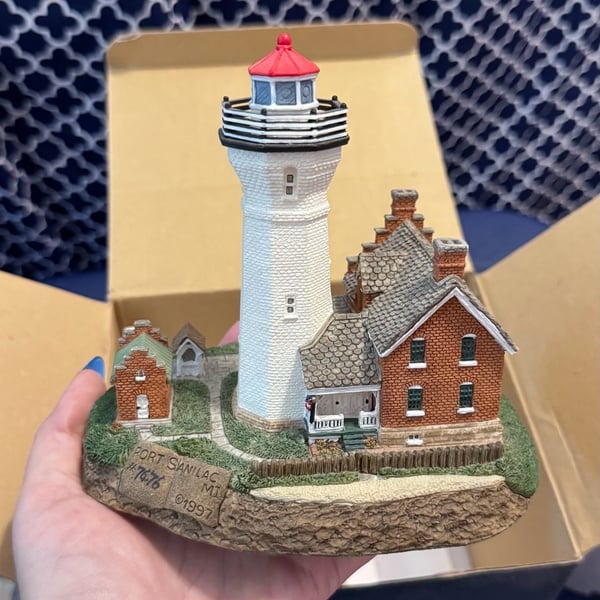Harbour Lights Port Sanilac Michigan #506 Collectors Society Exclusive Figurine