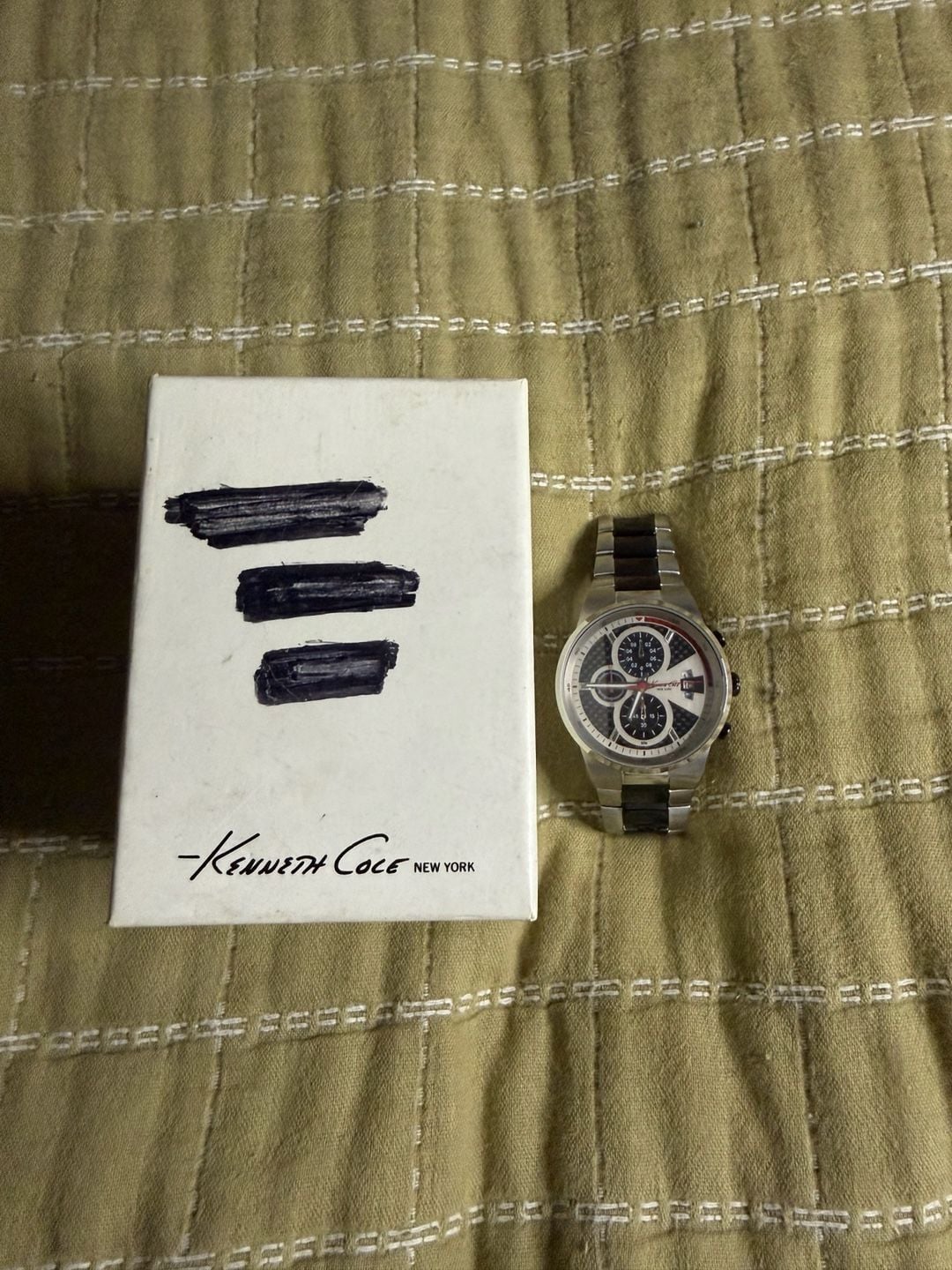 Kenneth Cole New York KC3820 Men's Chronograph Watch with Carbon Fiber Dial 2