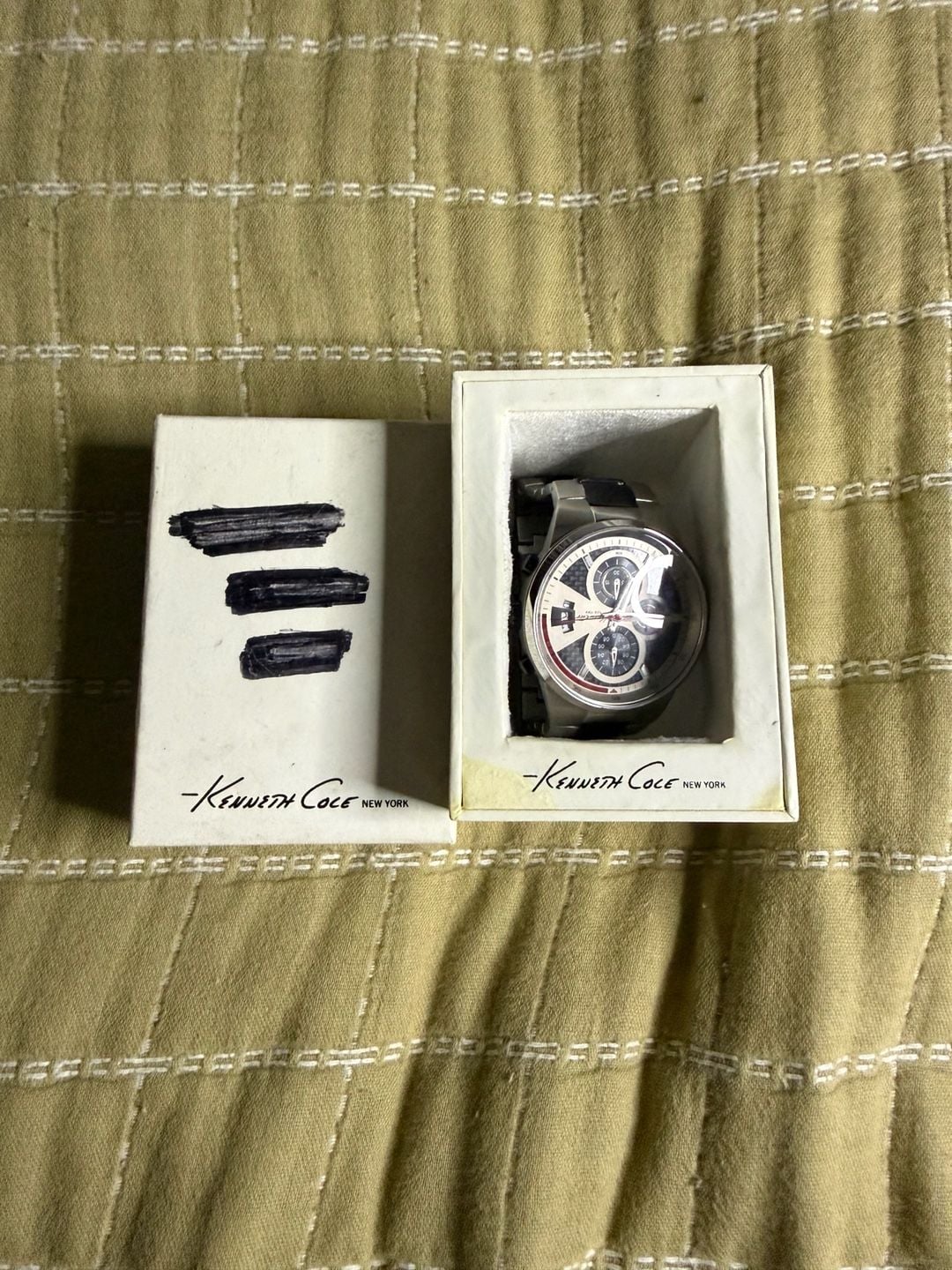Kenneth Cole New York KC3820 Men's Chronograph Watch with Carbon Fiber Dial 6