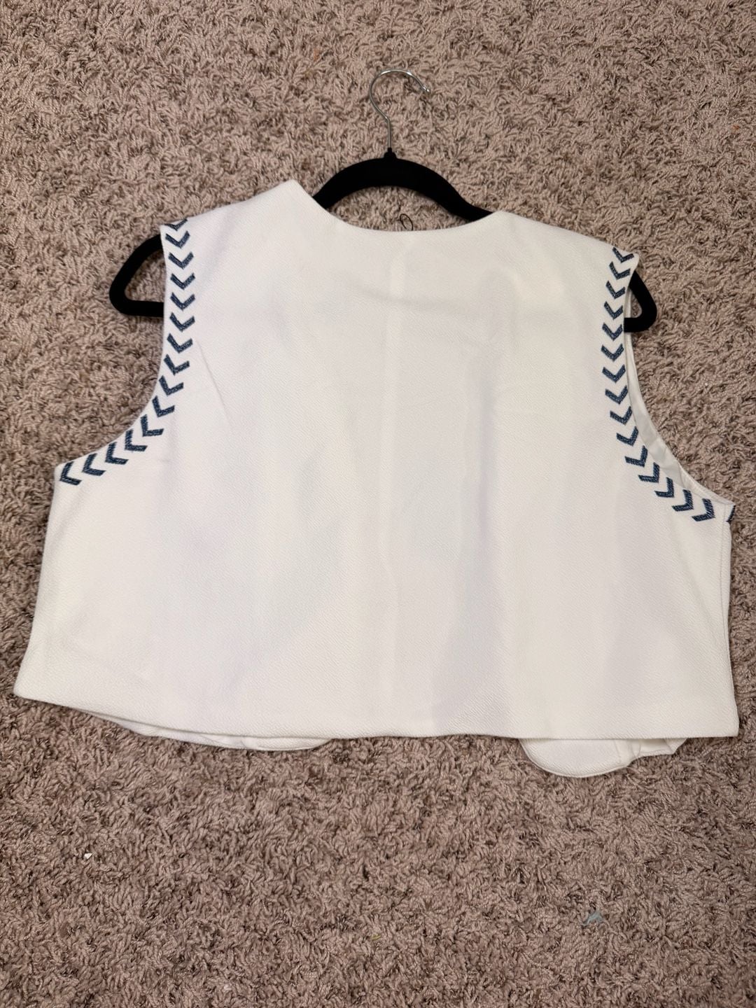 Forever 21 White and Blue Floral Embroidered Open Front Waistcoat 6