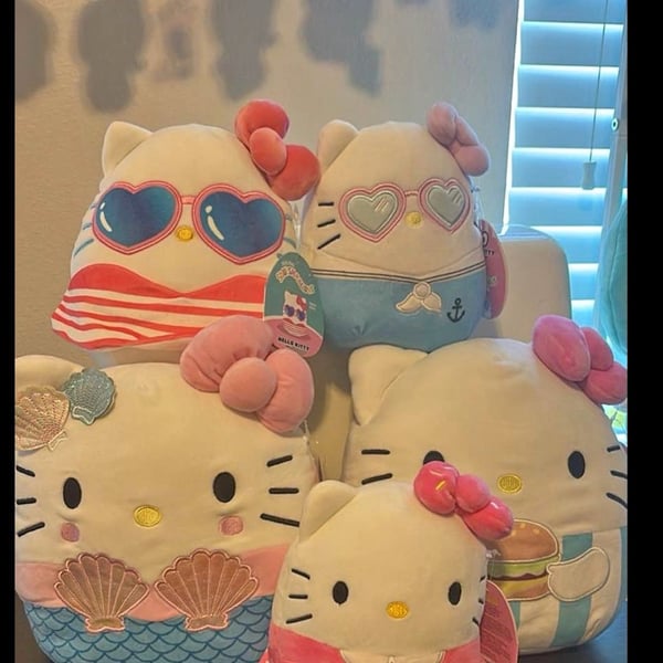 Squishmallows HelloKitty and Friends 5-Piece PlushCollection with VariousOutfits