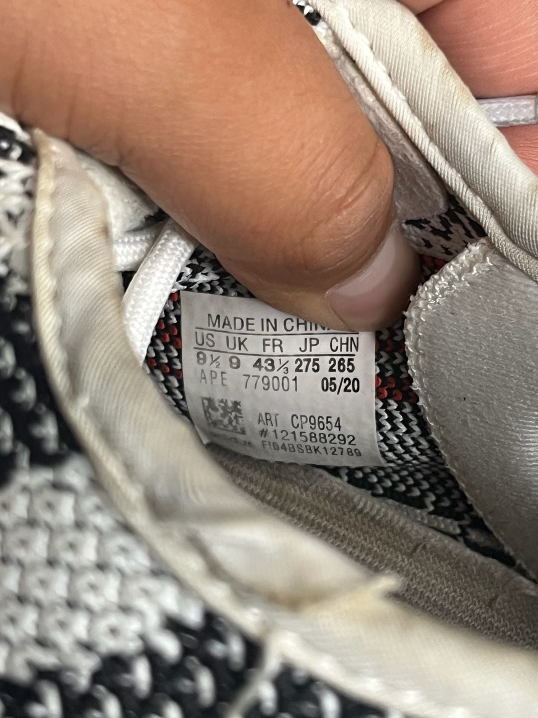 Adidas Yeezy Boost 350 V2 Zebra Sneakers (CP9654) 7