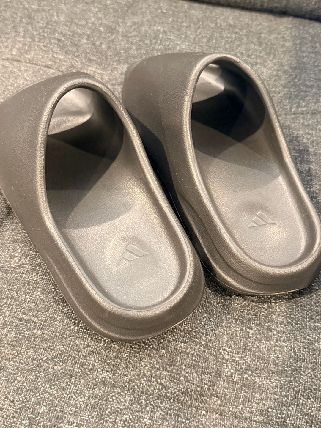 9M - Adidas Yeezy Slide ‘slate grey' Foam Sandals - no box. 4