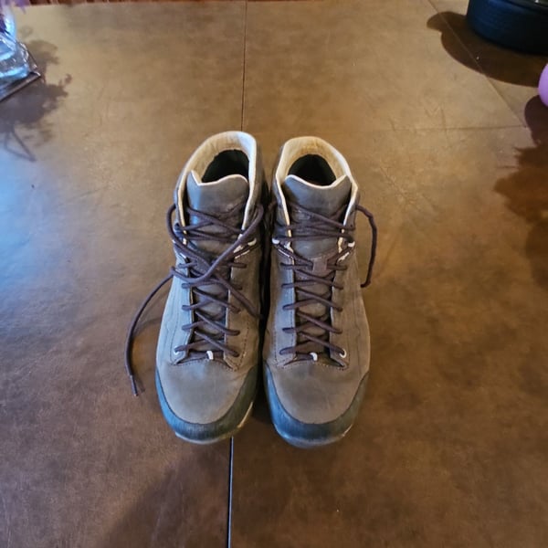 Garmont Hiking Boots size 8.5 Suede Leather