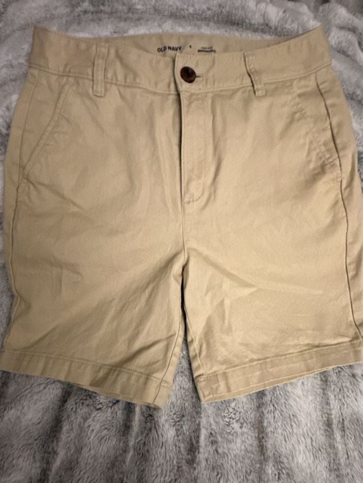 Old Navy Khaki Bermuda Shorts 2