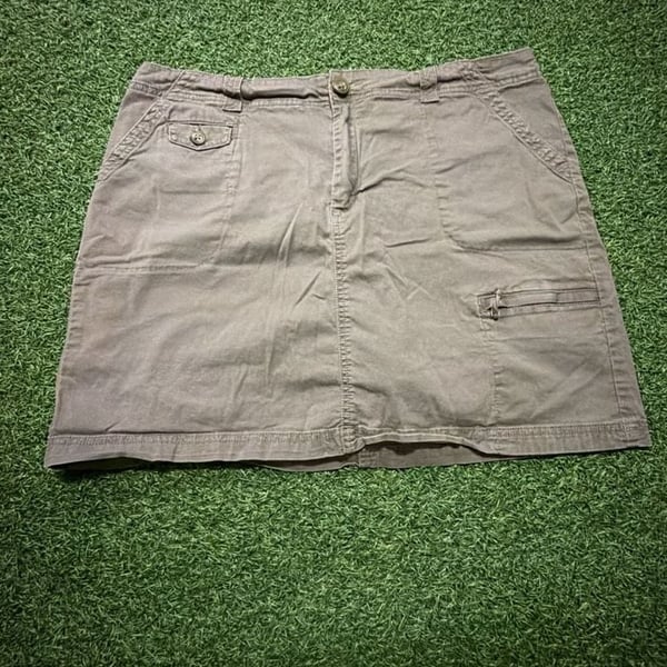 Croft & Barrow Women's Natural Fit Stretch Cargo Mini Skirt Khaki Size 16