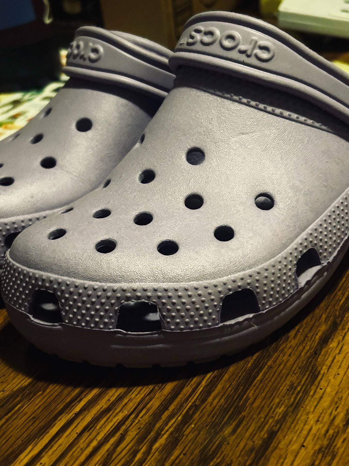 Crocs Classic Unisex Clogs in Light Violet 10