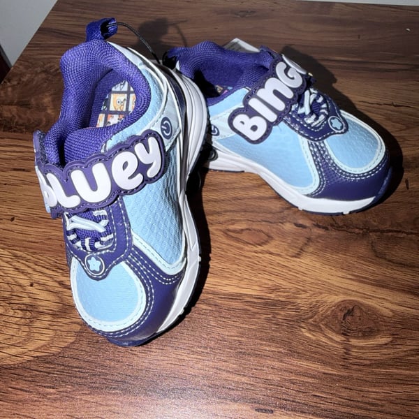 ~NWT Toddler BLUEY & BINGO Light-Up Sneakers! Size 7 Super Cute FS:)~