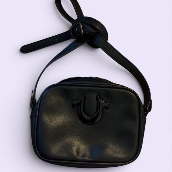 True Religion Camera Crossbody Bag Black Faux Leather Horseshoe Logo NWT