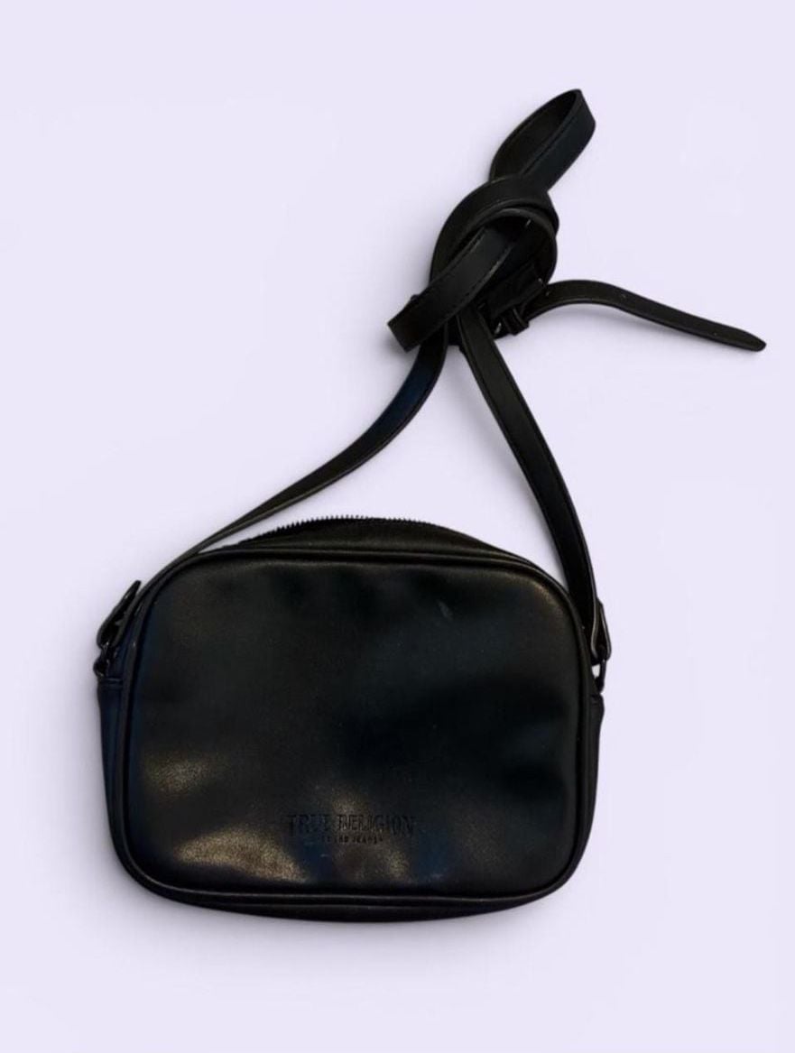 True Religion Camera Crossbody Bag Black Faux Leather Horseshoe Logo NWT 3