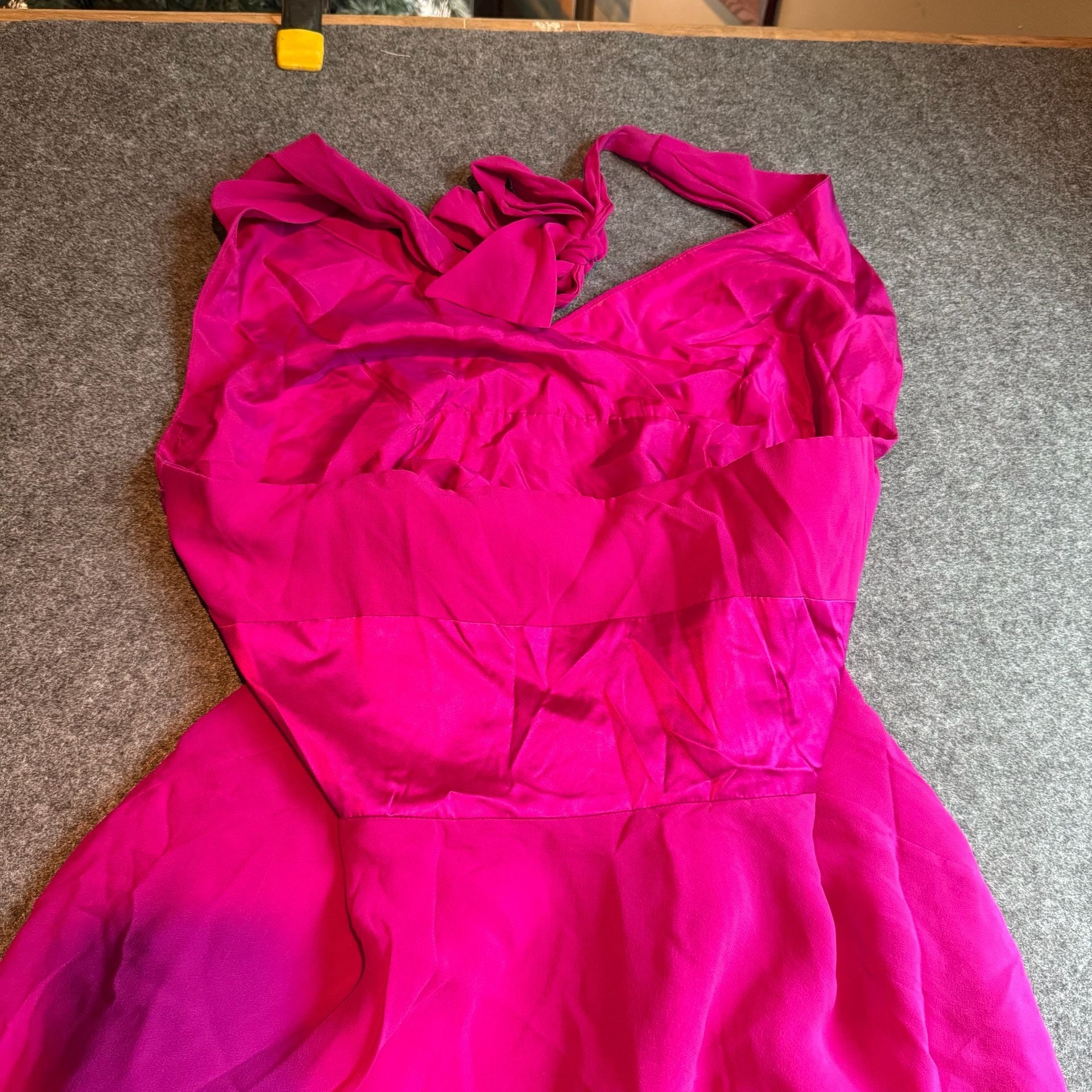 Donna Ricco Fuchsia Sleeveless V-Neck Evening Dress Size 10 4