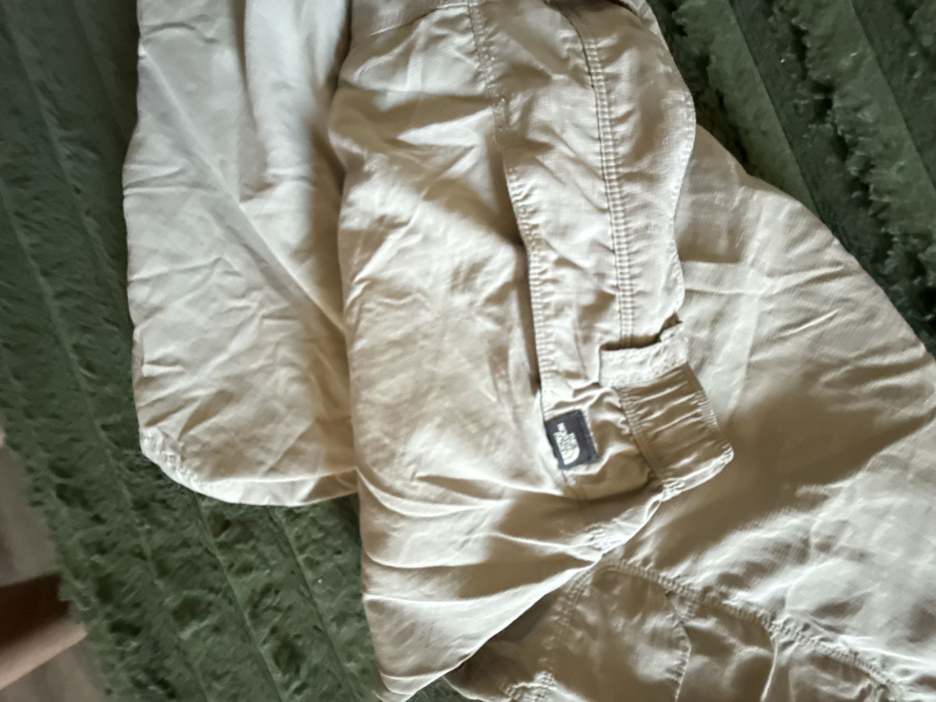 The North Face Men's Nylon Cargo Hiking Shorts Khaki 3