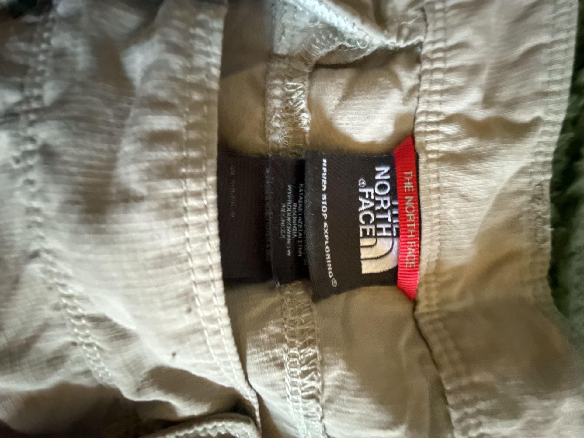 The North Face Men's Nylon Cargo Hiking Shorts Khaki 4