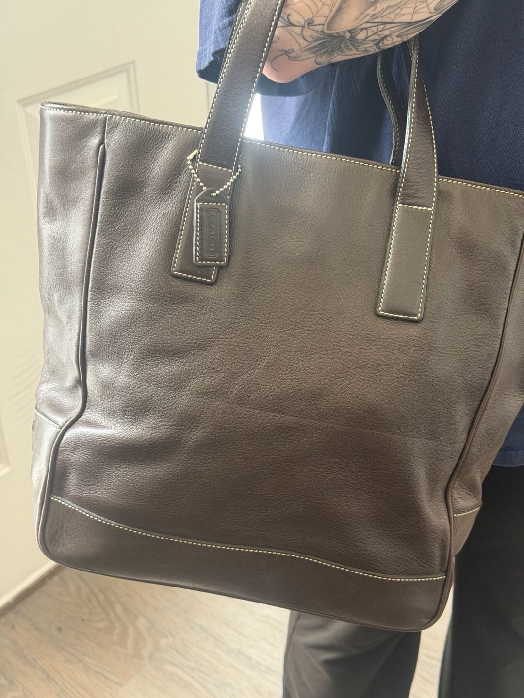Vintage Coach Hampton Dark Brown Leather Tote Bag with Contrast Stitching #7787 3
