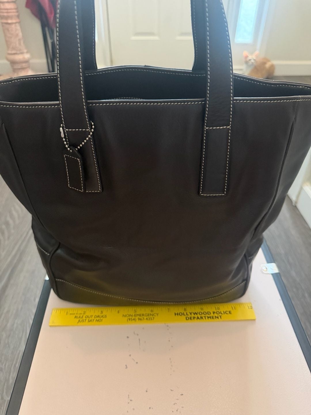 Vintage Coach Hampton Dark Brown Leather Tote Bag with Contrast Stitching #7787 6