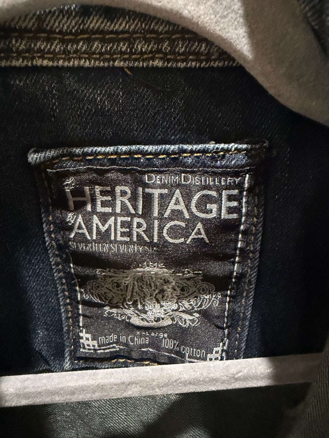 Heritage America Men's Distressed Washed Denim Trucker Jacket 4