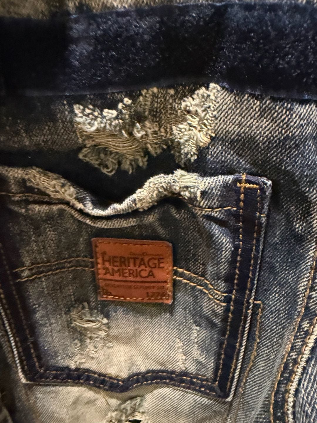 Heritage America Men's Distressed Washed Denim Trucker Jacket 5