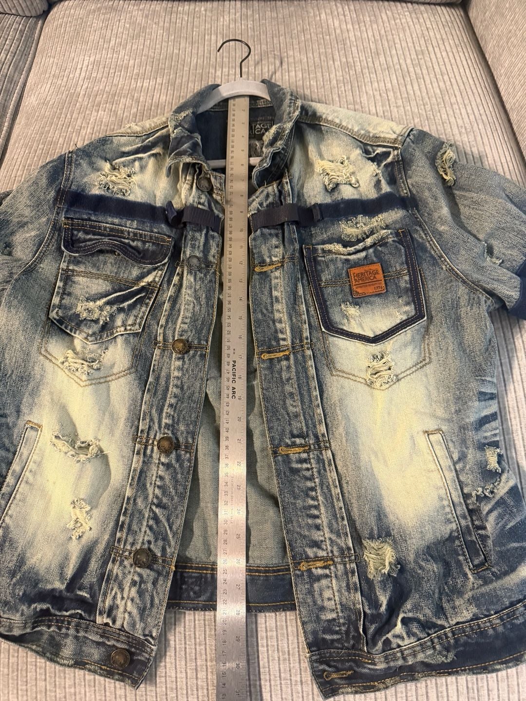 Heritage America Men's Distressed Washed Denim Trucker Jacket 7