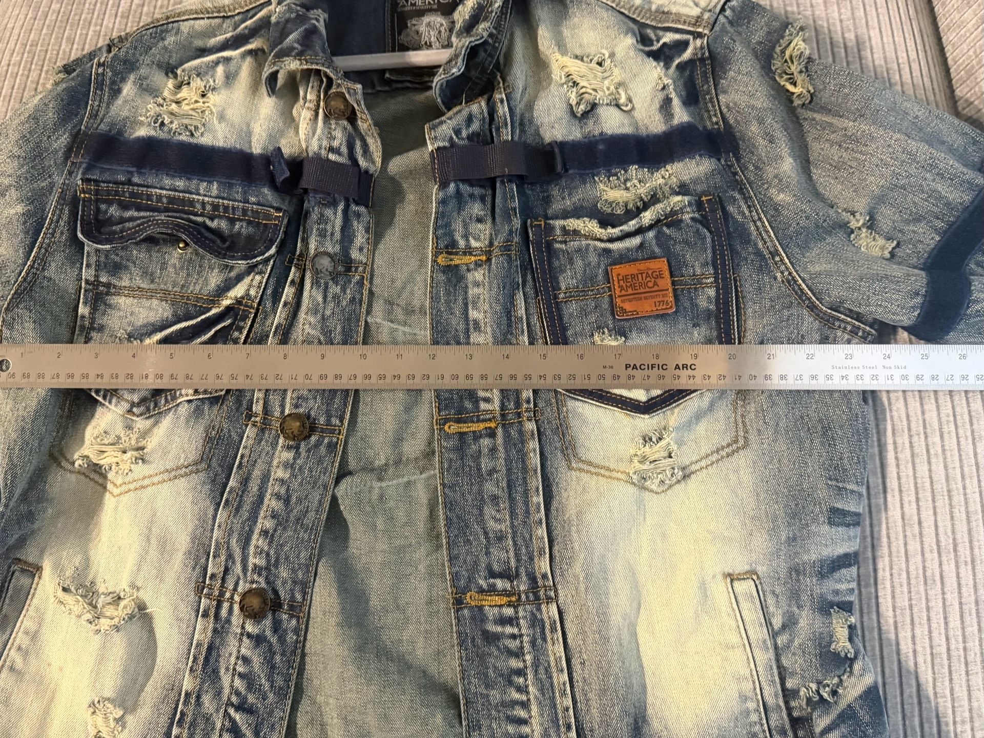 Heritage America Men's Distressed Washed Denim Trucker Jacket 8
