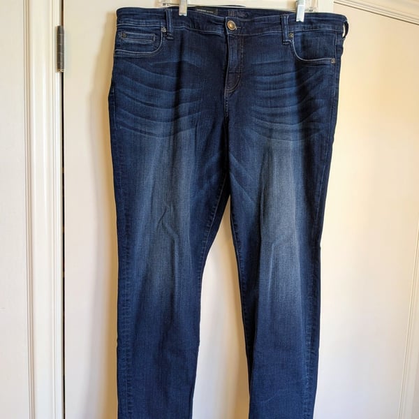 KUT from the Kloth Catherine Boyfriend Jeans Dark Wash Size 18W