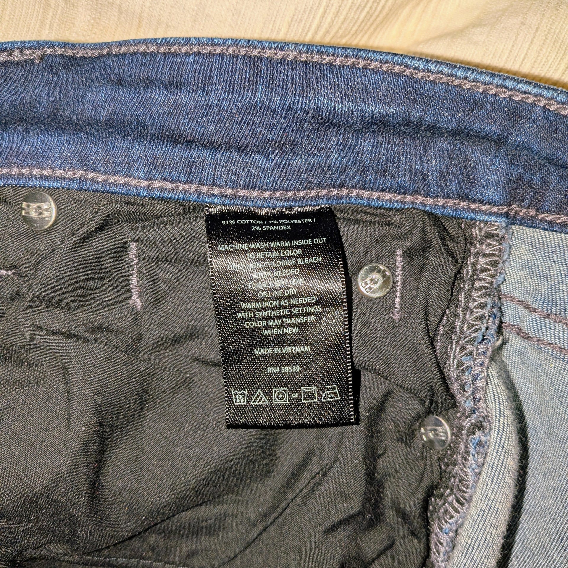 KUT from the Kloth Catherine Boyfriend Jeans Dark Wash Size 18W 7