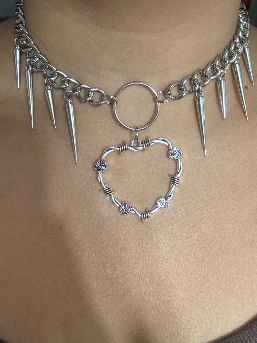 Spike Heart Chain Choker 3