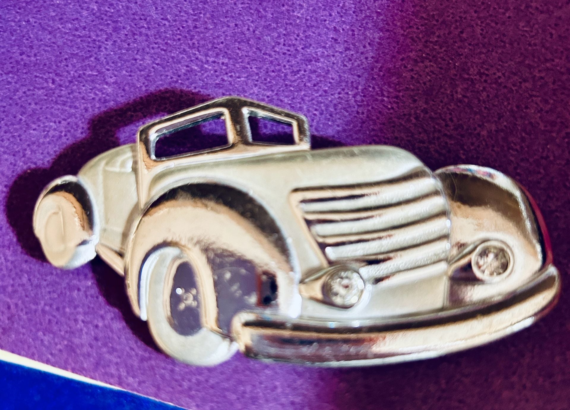 Vintage Silver Tone Classic Convertible Car Brooch with Rhinestone Headlights 2