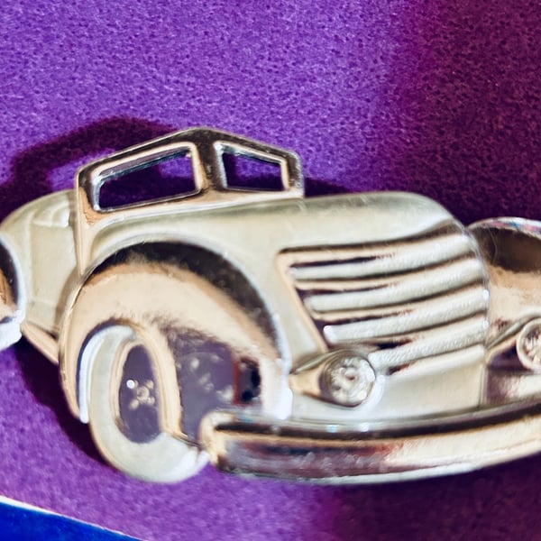 Vintage Silver Tone Classic Convertible Car Brooch with Rhinestone Headlights