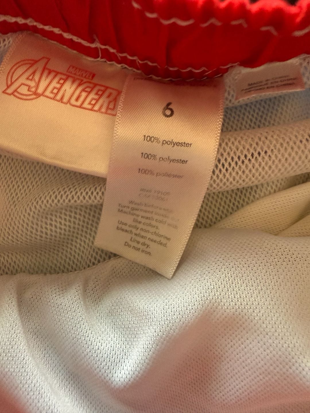 Marvel Avengers Captain America 2-Piece Rash Guard and Swim Trunks Set Sz 6/8 4