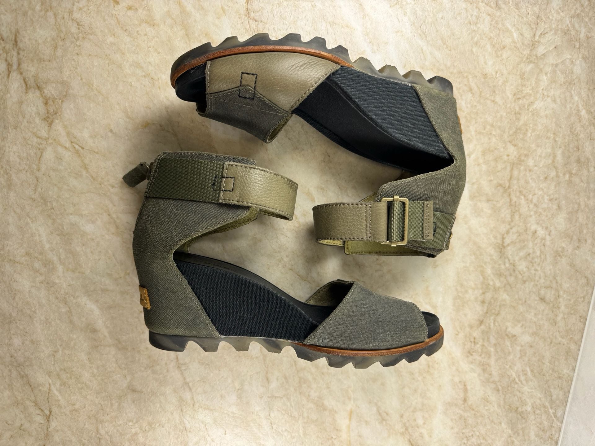 Sorel Cameron Flatform Wedge Sandals Green Canvas Leather Ankle Strap Size 8 7