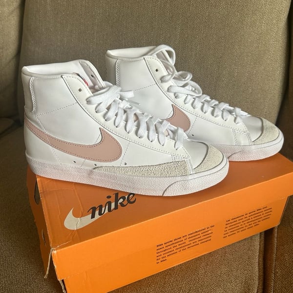 Nike Women's Blazer Mid '77 White/Pink Oxford-Black Sneakers CZ1055-118