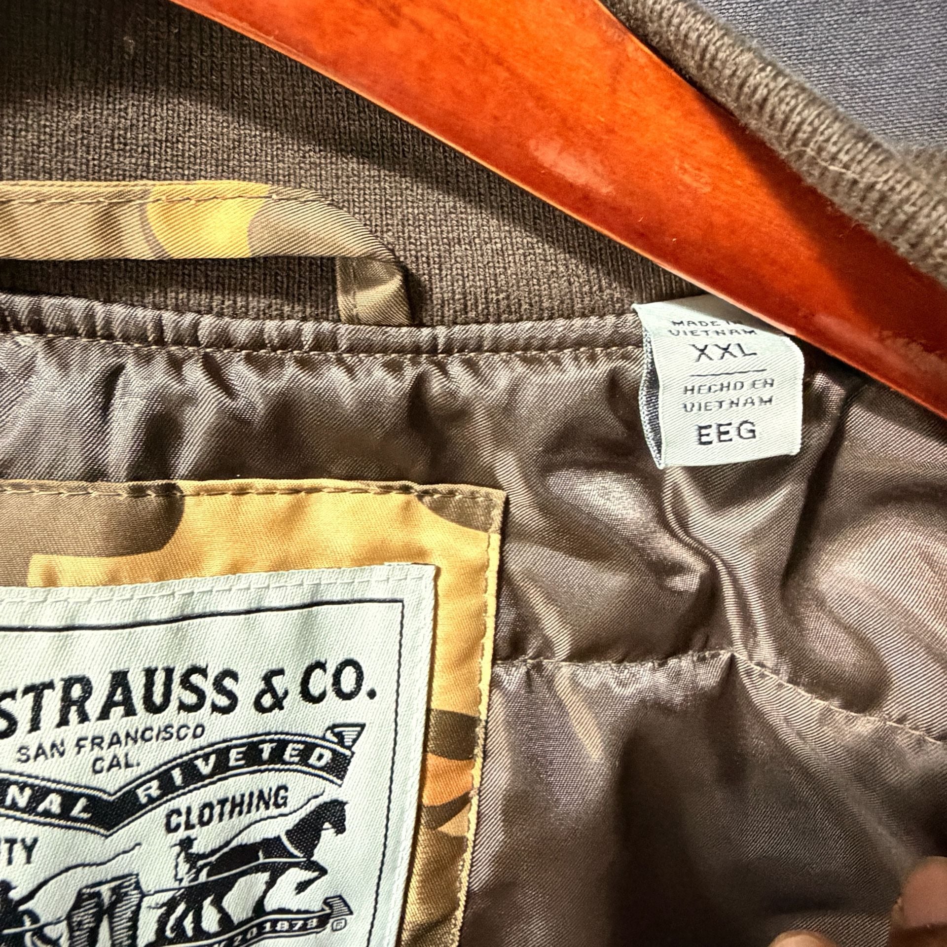 Levi's Men's Flight Satin MA-1 Bomber Jacket in Brown Camo 7