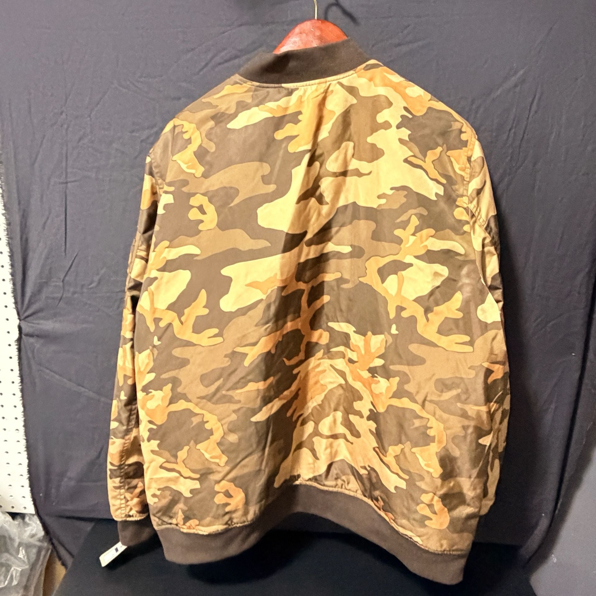 Levi's Men's Flight Satin MA-1 Bomber Jacket in Brown Camo 8