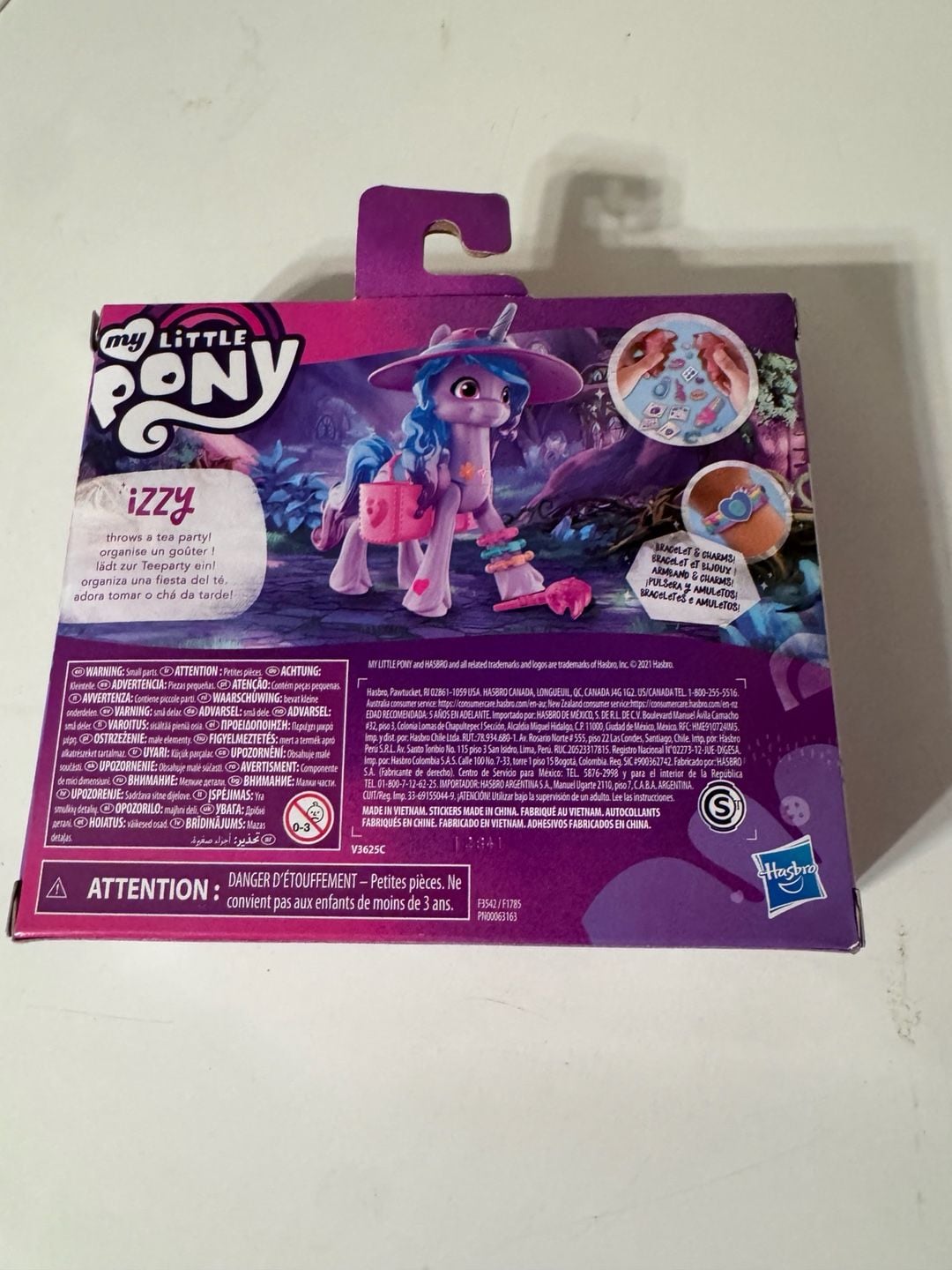 Hasbro My Little Pony Izzy Moonbow Crystal Adventure 20-Piece Playset 3