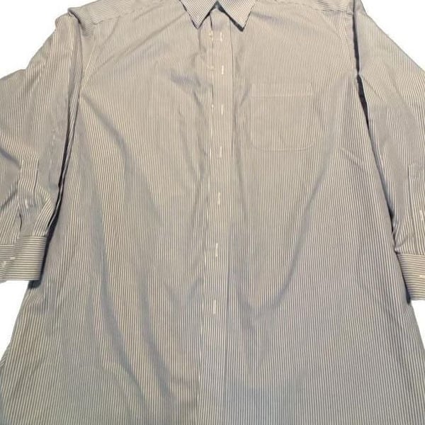 Gold Label Roundtree & Yorke Men's Blue and White Striped Long Sleeve Dress Shirt Size 16 1/2 33
