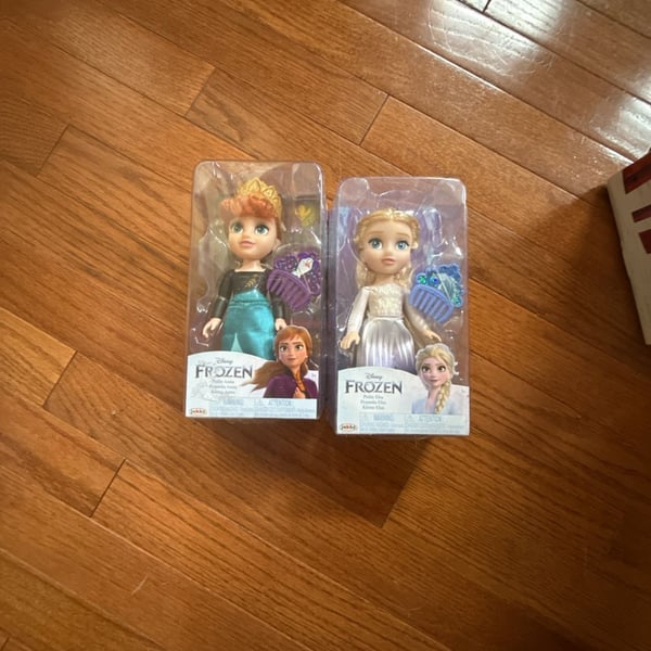Disney Frozen 6" Petite Anna and Elsa Doll Set by Jakks Pacific